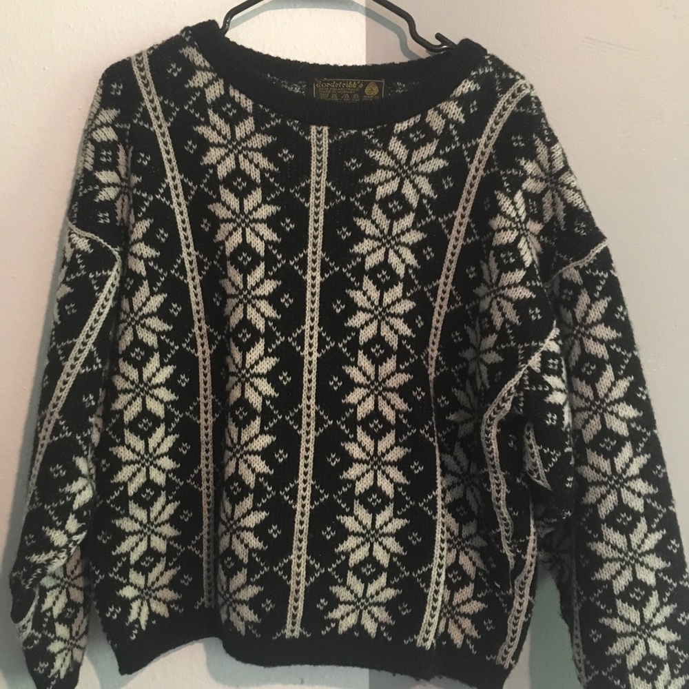 Vintage norwegian virgin wool sweater